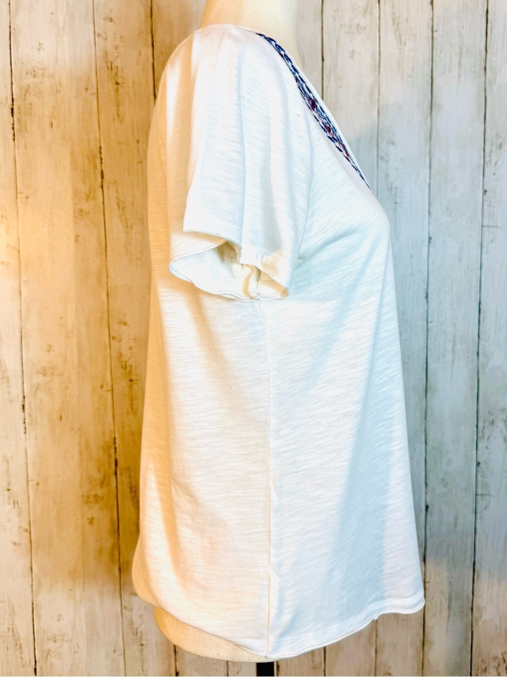 Knox Rose Embroidered Boho Tee | White Short Sleeve Top | Medium - Picture 7 of 10